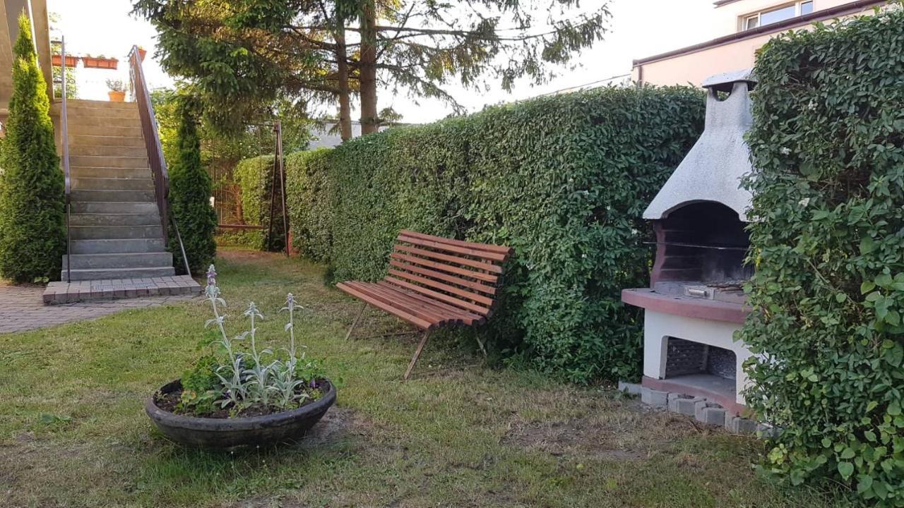 "U Izy" Pokoje Goscinne I Przyczepy Campingowe Mielno  Exterior foto
