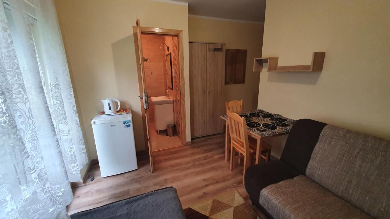 "U Izy" Pokoje Goscinne I Przyczepy Campingowe Mielno  Exterior foto