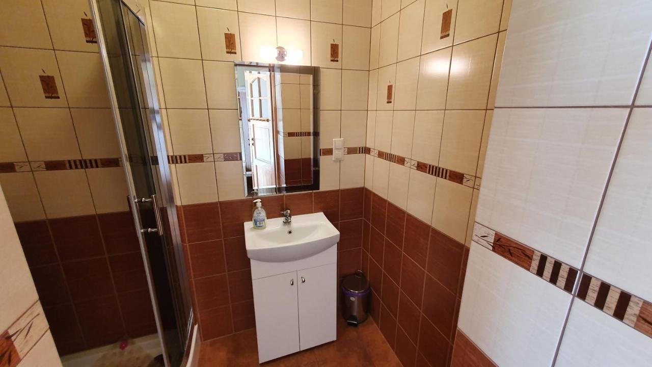 "U Izy" Pokoje Goscinne I Przyczepy Campingowe Mielno  Exterior foto