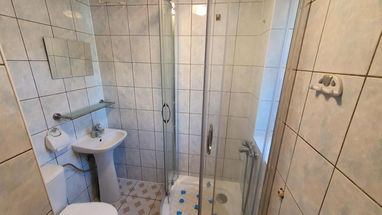 "U Izy" Pokoje Goscinne I Przyczepy Campingowe Mielno  Exterior foto