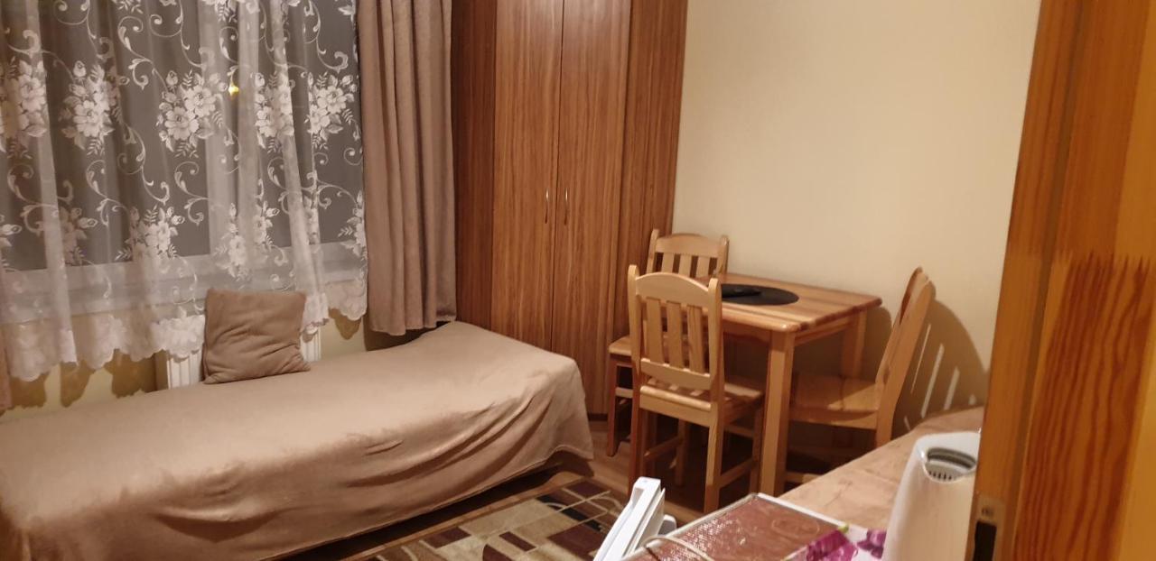 "U Izy" Pokoje Goscinne I Przyczepy Campingowe Mielno  Exterior foto