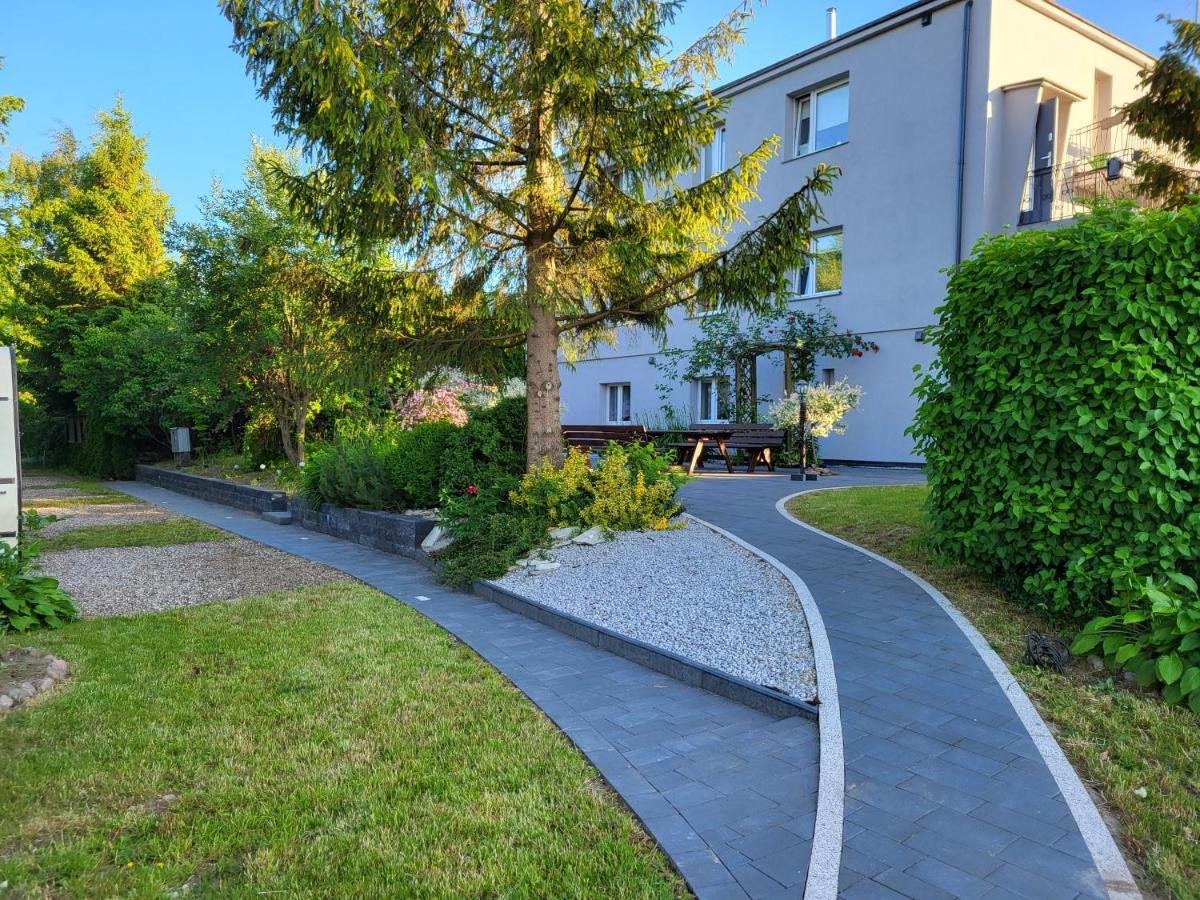 "U Izy" Pokoje Goscinne I Przyczepy Campingowe Mielno  Exterior foto