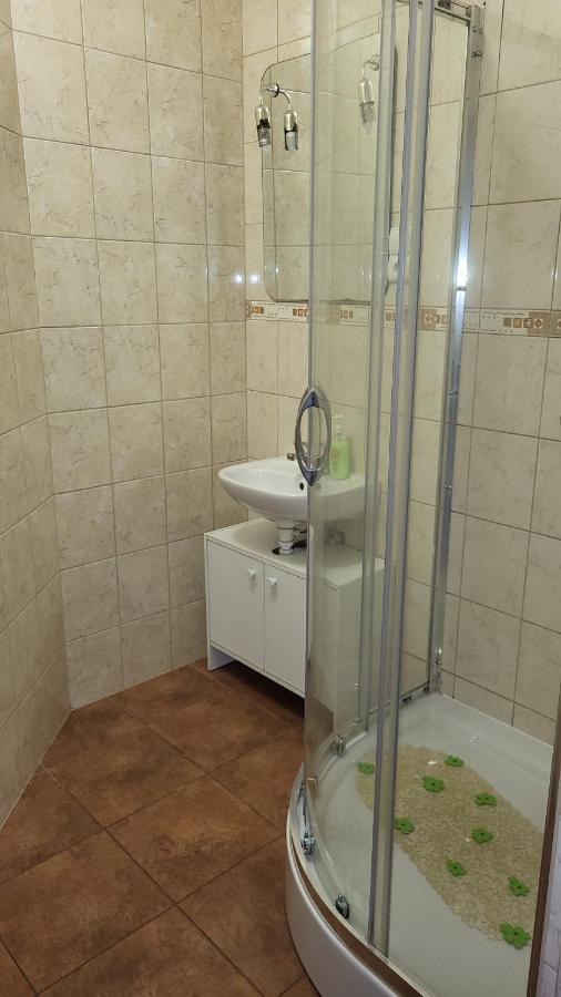 "U Izy" Pokoje Goscinne I Przyczepy Campingowe Mielno  Exterior foto