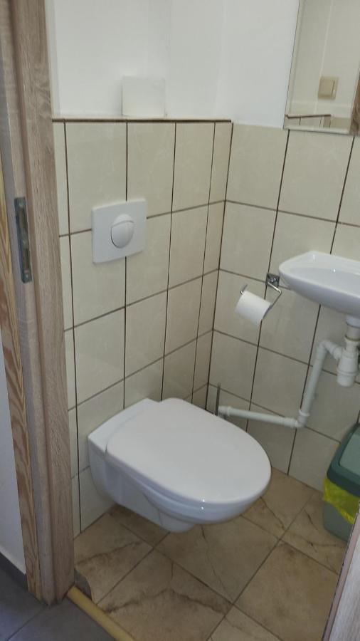 "U Izy" Pokoje Goscinne I Przyczepy Campingowe Mielno  Exterior foto